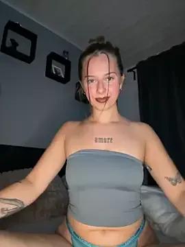 GoodGirlSarahxx from StripChat is Freechat