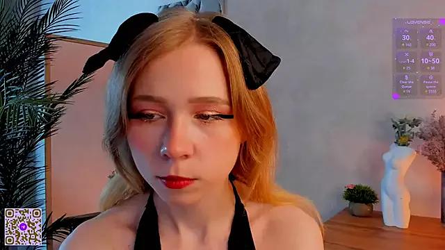 Check-out our cam rooms range and converse on a personal level with our delicious livecams streamers, showing off their spicy curves and toys.