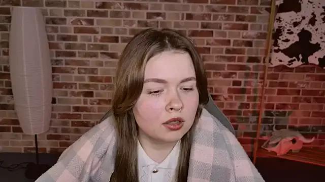 HaleySun from StripChat is Freechat