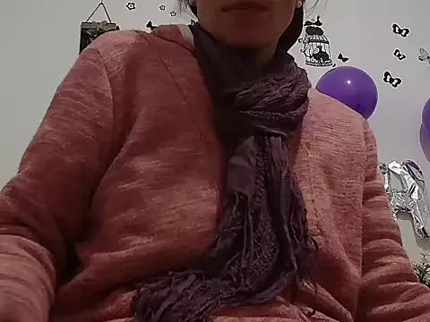 hanamor from StripChat is Freechat