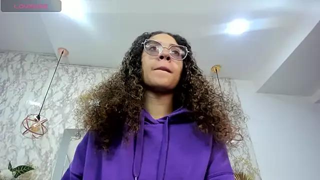 Hanna_Cornee_ from StripChat is Freechat