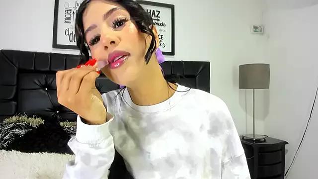 Hanna_dolll from StripChat is Freechat