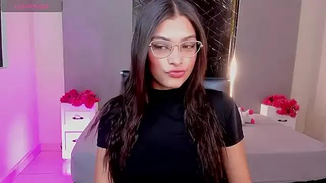 Hannacooper3 from StripChat is Freechat