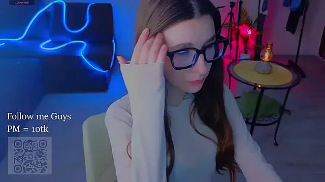 Helen_Mann from StripChat is Freechat