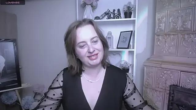 HelenFl from StripChat is Freechat