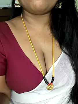 honey-sexy from StripChat is Freechat