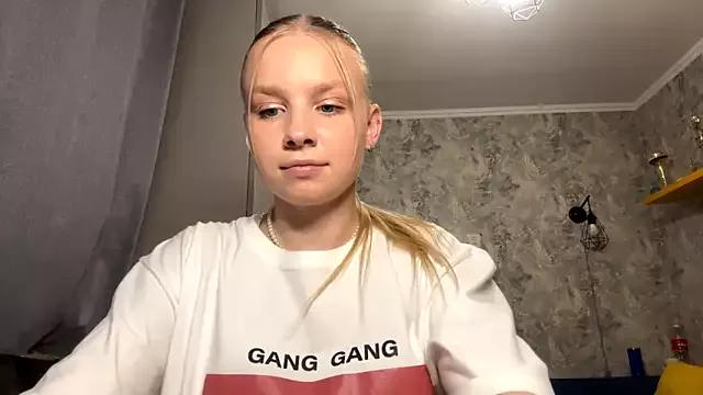 HONEY_TUNES from StripChat is Freechat