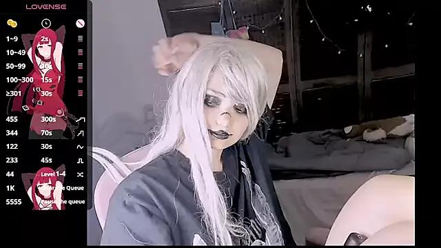 Honeyapplealaska from StripChat is Freechat