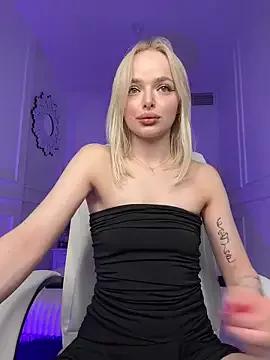hoorny_blondie from StripChat is Freechat