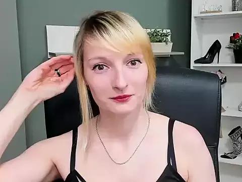 hottieBlair from StripChat is Freechat