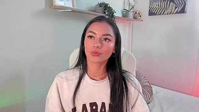 im-isabella from StripChat is Freechat