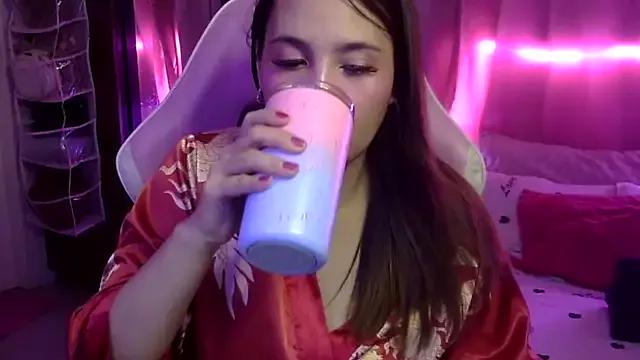Imyour_Hennesy from StripChat is Freechat