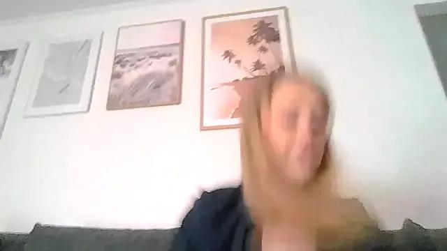 imyourgoodgirl69 from StripChat is Freechat