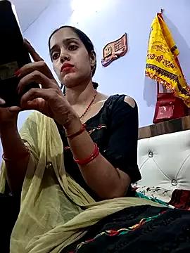 indiandesilive from StripChat is Freechat