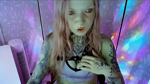 Check-out our cam rooms range and converse on a personal level with our delicious livecams streamers, showing off their spicy curves and toys.