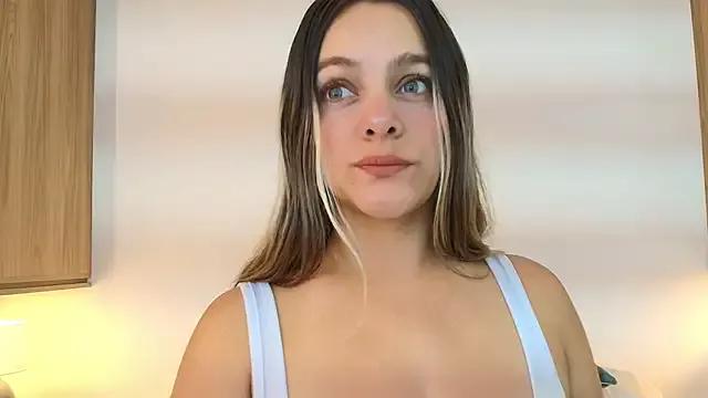 Isabella_Harley from StripChat is Freechat
