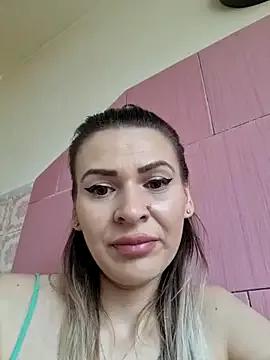iSelena from StripChat is Freechat