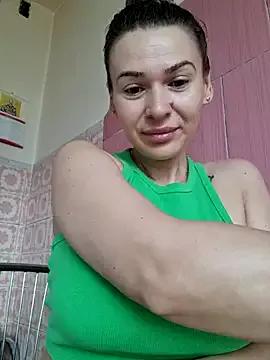 iSelena from StripChat is Freechat