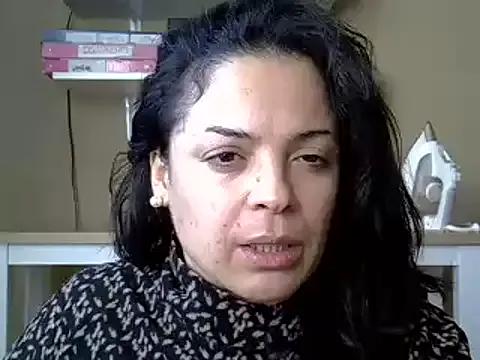 ITALIANASISIXX from StripChat is Freechat