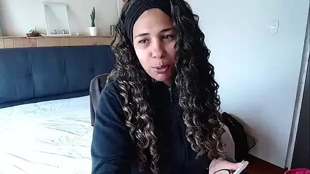 IVONNE_COLLINS33 from StripChat is Freechat