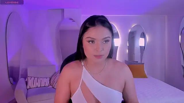 IvyJonesX from StripChat is Freechat