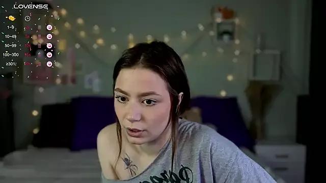 JadeGrande from StripChat is Freechat