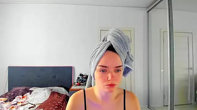 JanetShy from StripChat is Freechat