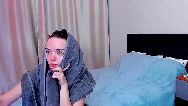 JanetShy from StripChat is Freechat