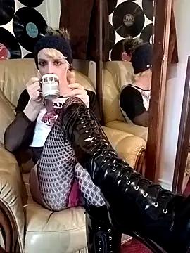 Check-out our cam rooms range and converse on a personal level with our delicious livecams streamers, showing off their spicy curves and toys.