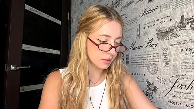 Jetta_Corsacami from StripChat is Freechat