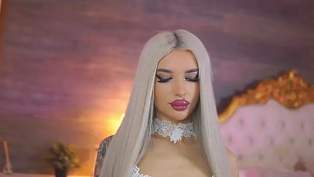 Juicy_Jessye from StripChat is Freechat
