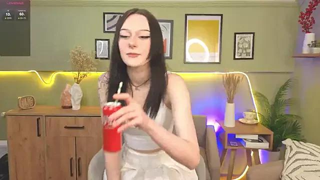 JuicyJenny_ from StripChat is Freechat