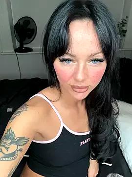 juicylucie from StripChat is Freechat