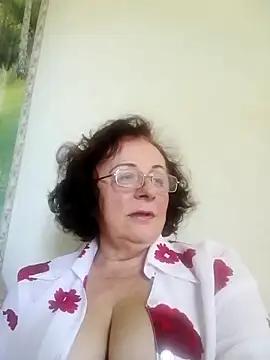 Julia5439 from StripChat is Freechat