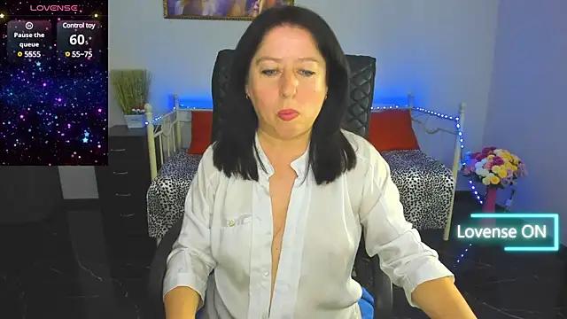 Julia_Dean from StripChat is Freechat