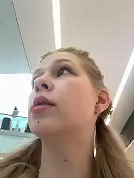 julie-bae from StripChat is Freechat