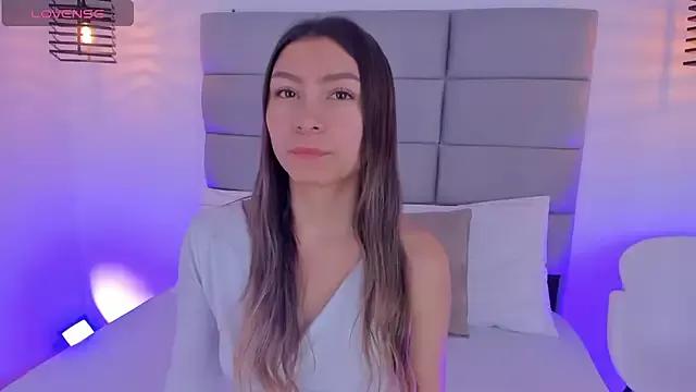 Julieta_Rousse from StripChat is Freechat