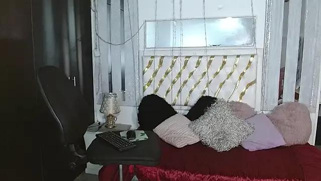 julieta_sweet_ from StripChat is Freechat