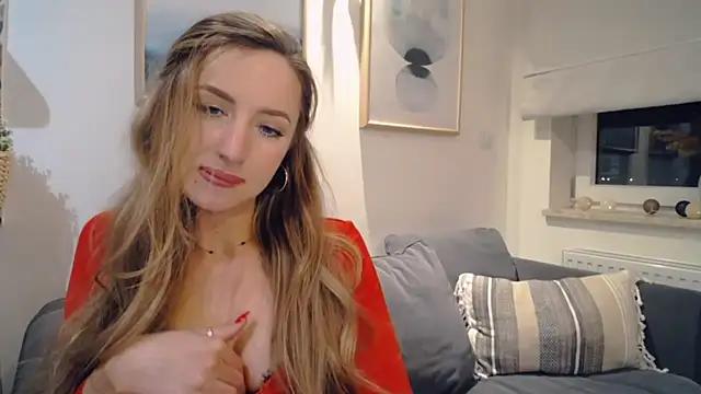 JulietteDiamond from StripChat is Freechat