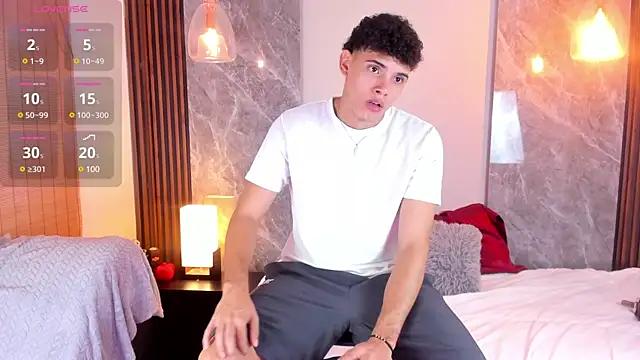 Justin_mack from StripChat is Freechat