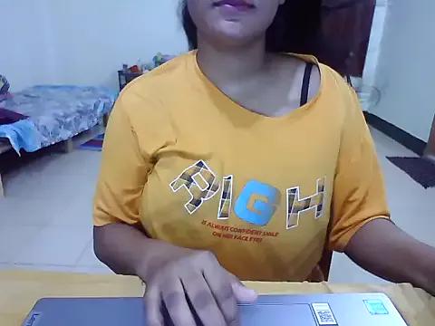 JustinaIra from StripChat is Freechat