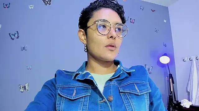 Kaira_mosse from StripChat is Freechat