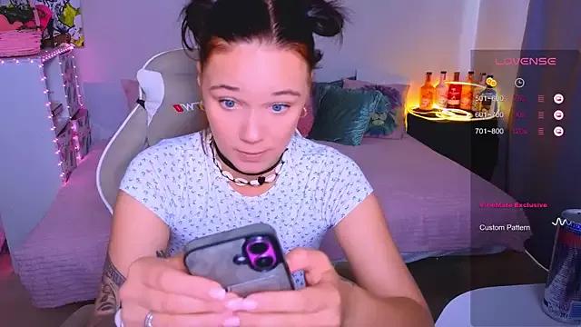 Karen_morris from StripChat is Freechat