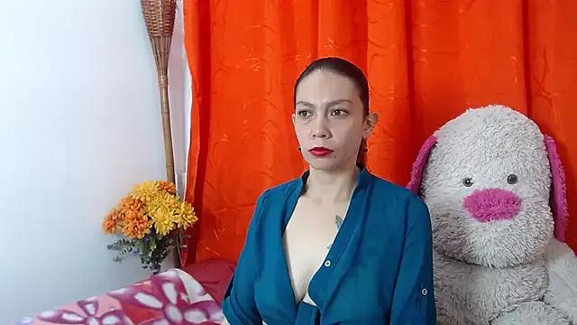 Karla_Goldenst from StripChat is Freechat