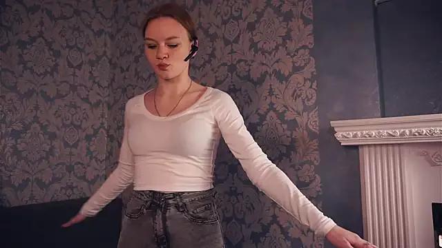 KarlynGow from StripChat is Freechat