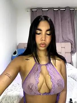 karolaalcendra from StripChat is Freechat