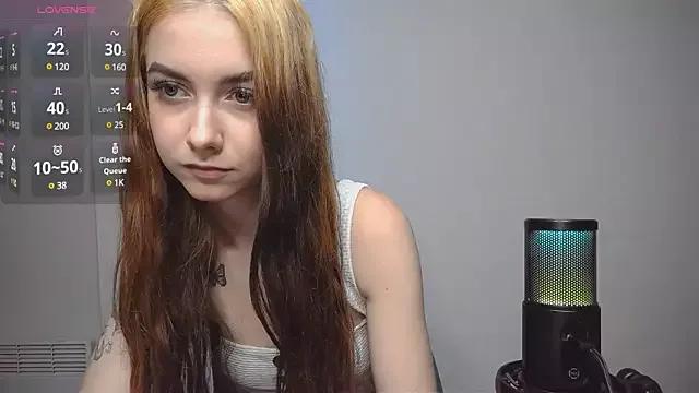 Karolina___ from StripChat is Freechat