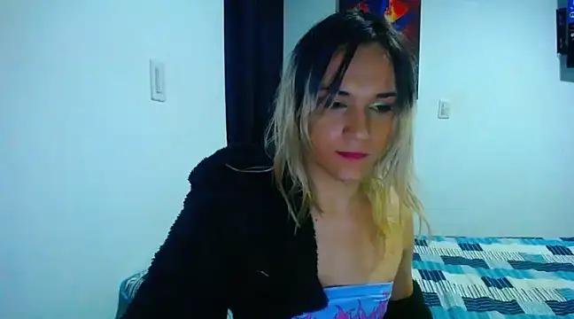 Karolinarose_ from StripChat is Freechat