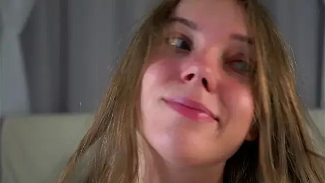 KarriBrownd from StripChat is Freechat