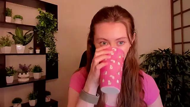 KateCuddle from StripChat is Freechat